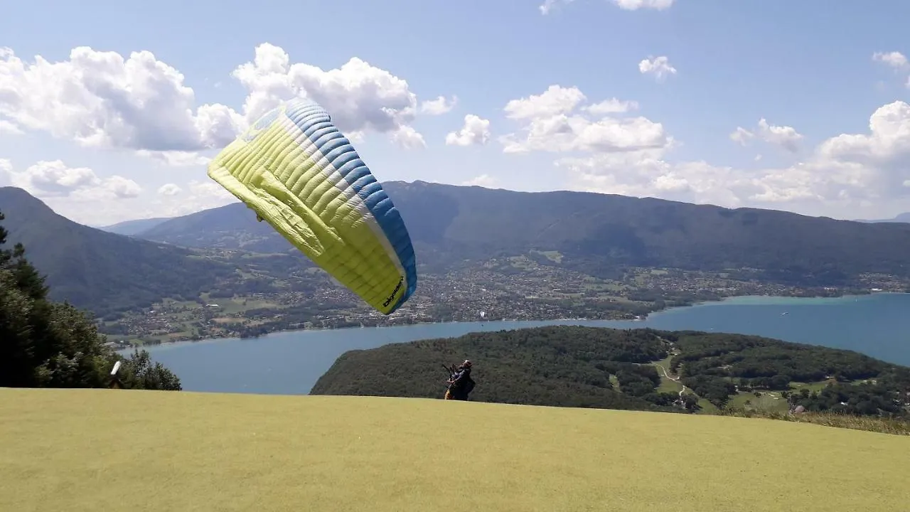 Lac Et Montagnes En Un Clin D'Oeil Duingt 0*,  France